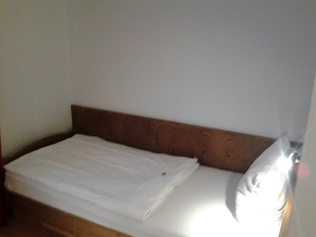 S&L Hotel 노이스 외부 사진