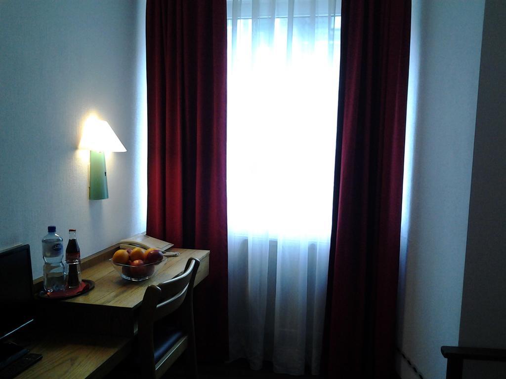 S&L Hotel 노이스 외부 사진