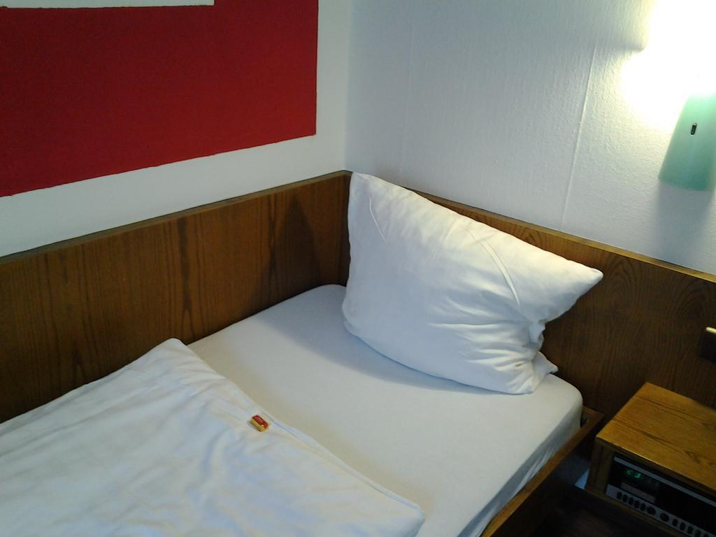 S&L Hotel 노이스 외부 사진