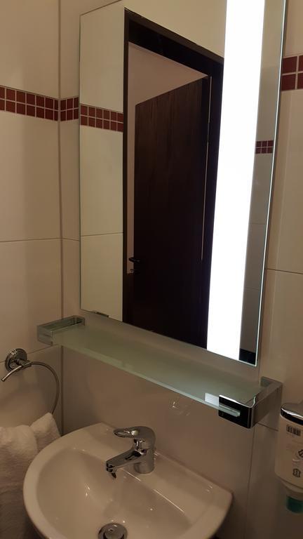 S&L Hotel 노이스 외부 사진