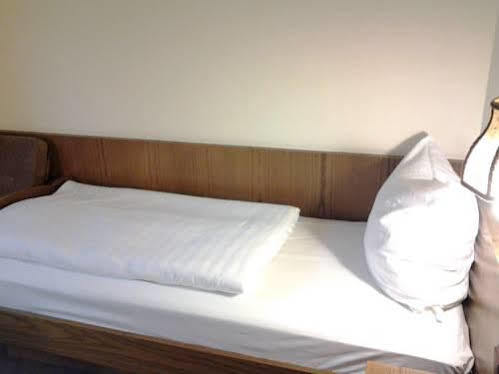 S&L Hotel 노이스 외부 사진